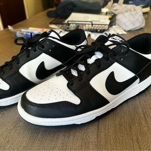 Mens Nike Panda Dunks. Size 11